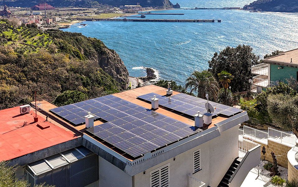 Impianto Fotovoltaico 17 kWp con ottimizzatori ed inverter SolarEdge + batteria Tesla 14 kWh - Pozzuoli, Napoli DMT Solar impianti fotovoltaici in tutta Italia residenziale e aziendale business, installatore certificato Tesla Powerwall e Sunpower Maxeon