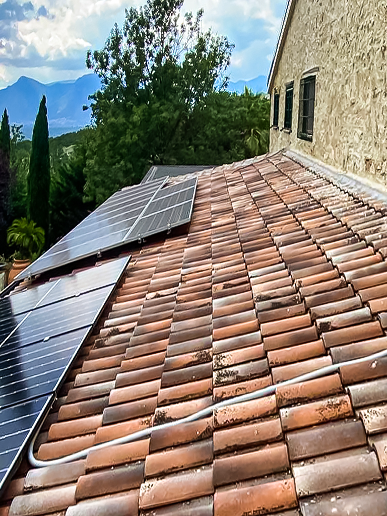 Impianto Fotovoltaico 2 kWp con 5kWh di accumulo Capriati al Volturno, Caserta dmt solar impianti fotovoltaici partner tesla, maxeon sunpower, solaredge