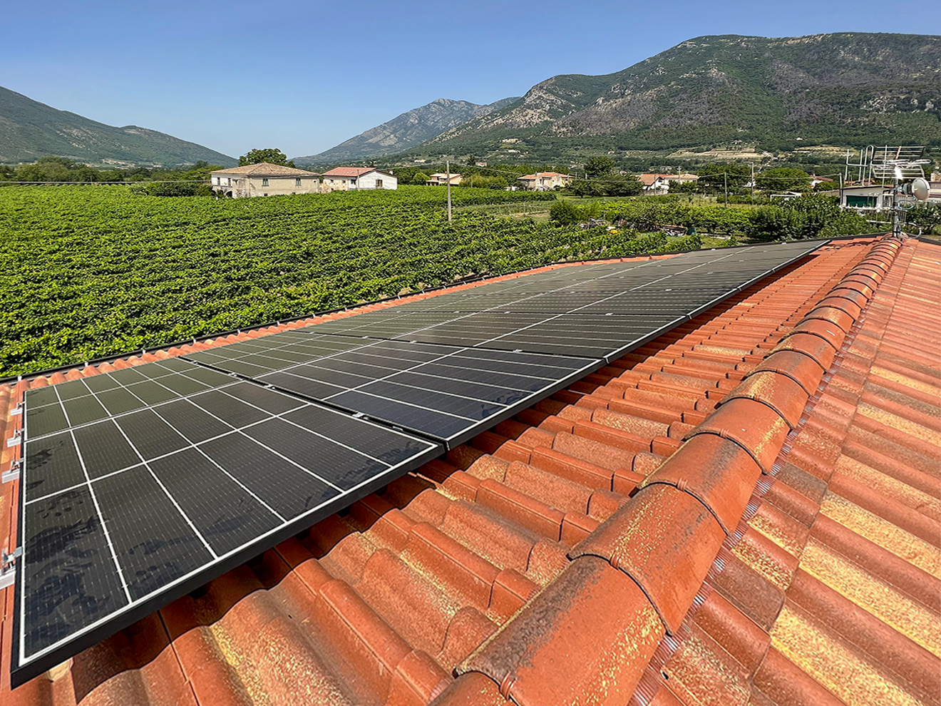 Impianto Fotovoltaico 6 kWp San Lorenzello, Benevento dmt solar impianti fotovoltaici partner tesla, maxeon sunpower, solaredge