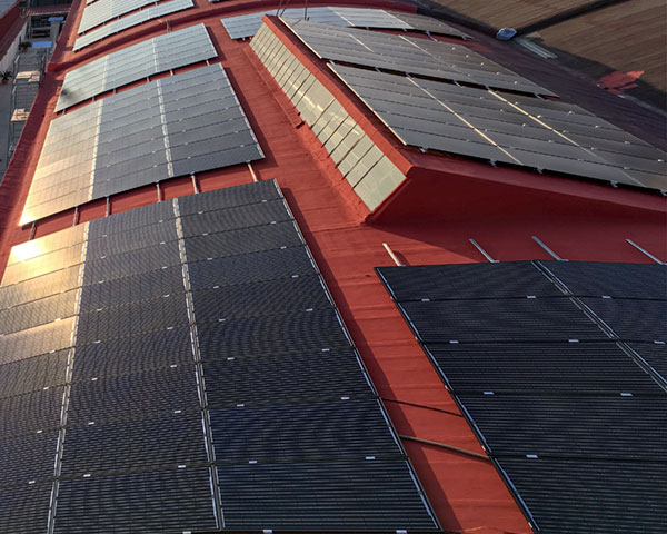 Impianto Fotovoltaico 89,1 kWp installato a Napoli dall'azienda DMT Solar installatore certificato Tesla Powerwall e Sunpower Maxeon impianto fotovoltaico in Campania, Lazio, Molise, Lombardia, Piemonte, ITALIA