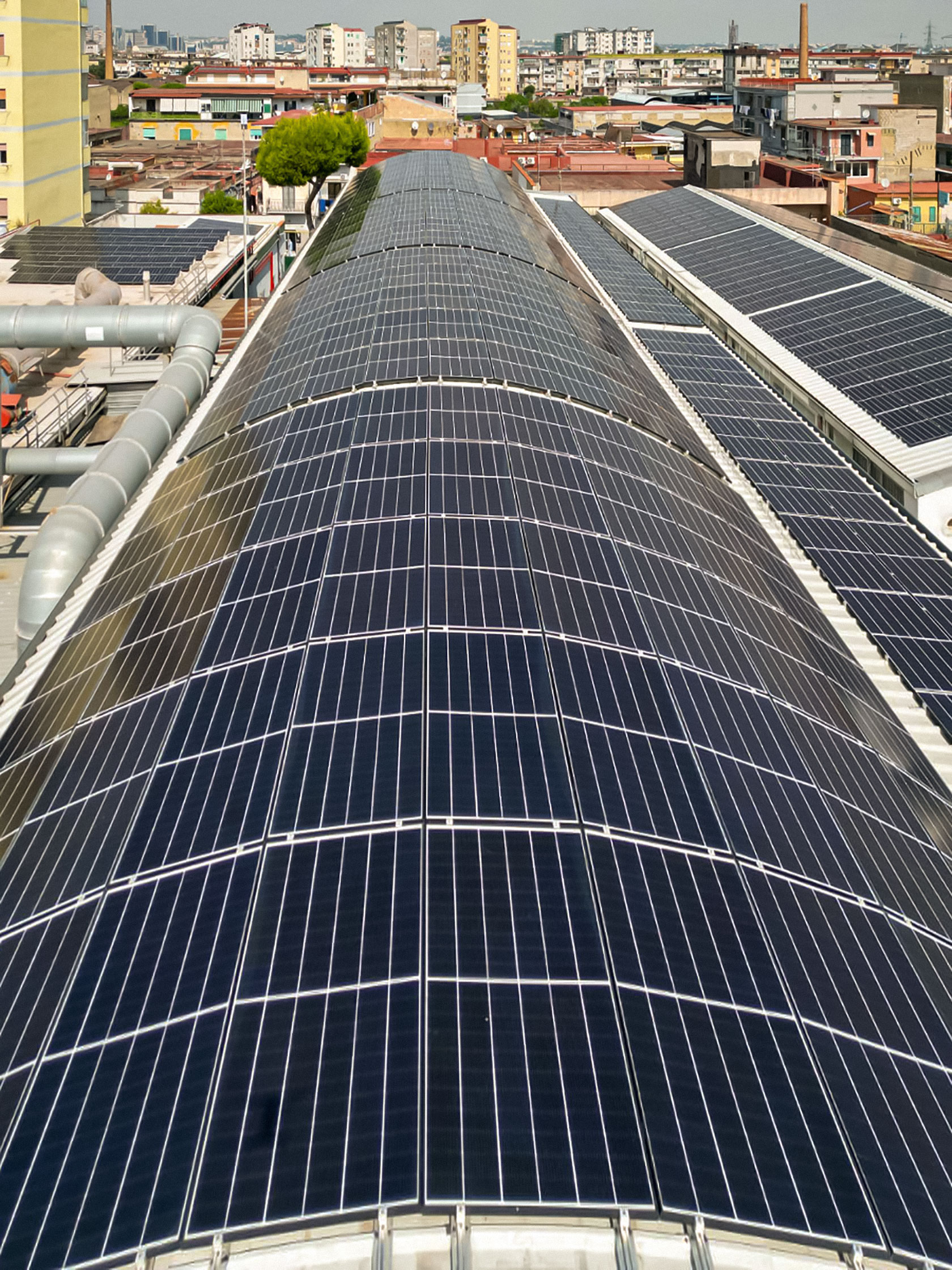 Impianto Fotovoltaico 206 kWp Napoli, (NA) DMT Solar installatore certificato Tesla Powerwall e Sunpower Maxeon impianto fotovoltaico in Campania