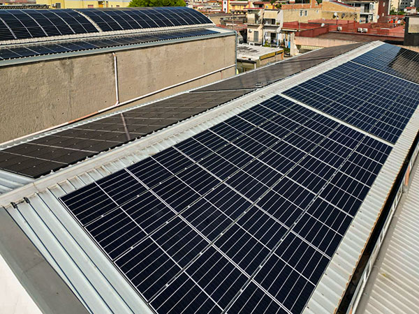 Impianto Fotovoltaico 206 kWp Napoli, (NA) DMT Solar installatore certificato Tesla Powerwall e Sunpower Maxeon impianto fotovoltaico in Campania
