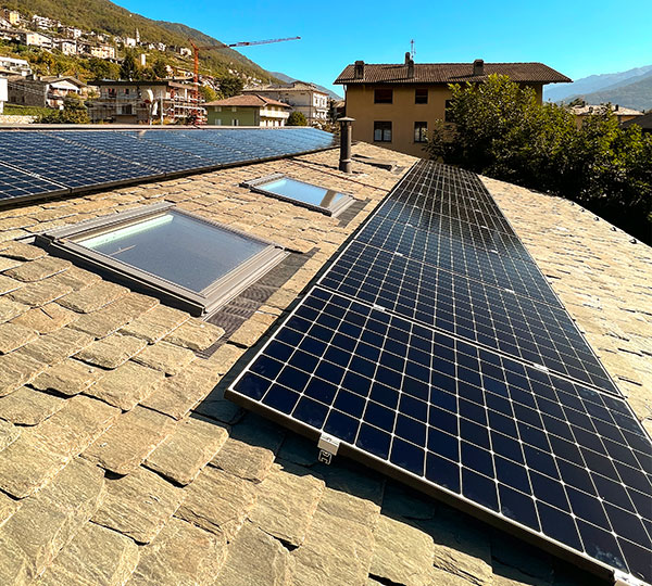 Impianto Fotovoltaico 9,46 kWp installato a Montagna in Valtellina, Sondrio dall'azienda DMT Solar installatore certificato Tesla Powerwall e Sunpower Maxeon impianto fotovoltaico in Campania, Lazio, Molise, Lombardia, Piemonte, ITALIA