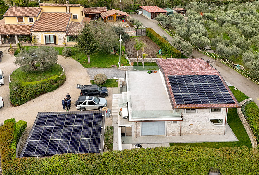 Impianto Fotovoltaico 18 kWp con ottimizzatori ed inverter SolarEdge + 2 batterie Tesla 28 kWh - Melizzano, Benevento DMT Solar impianti fotovoltaici in tutta Italia residenziale e aziendale business, installatore certificato Tesla Powerwall e Sunpower Maxeon