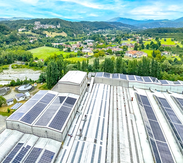 Impianto Fotovoltaico 1,5 MegaWatt installato a Bedonia, Parma dall'azienda DMT Solar installatore certificato Tesla Powerwall e Sunpower Maxeon impianto fotovoltaico in Campania, Lazio, Molise, Lombardia, Piemonte, ITALIA